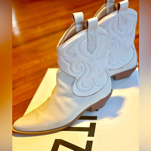 SCHUTZ Zachy Western Ankle Boots White - Picture 1 of 6
